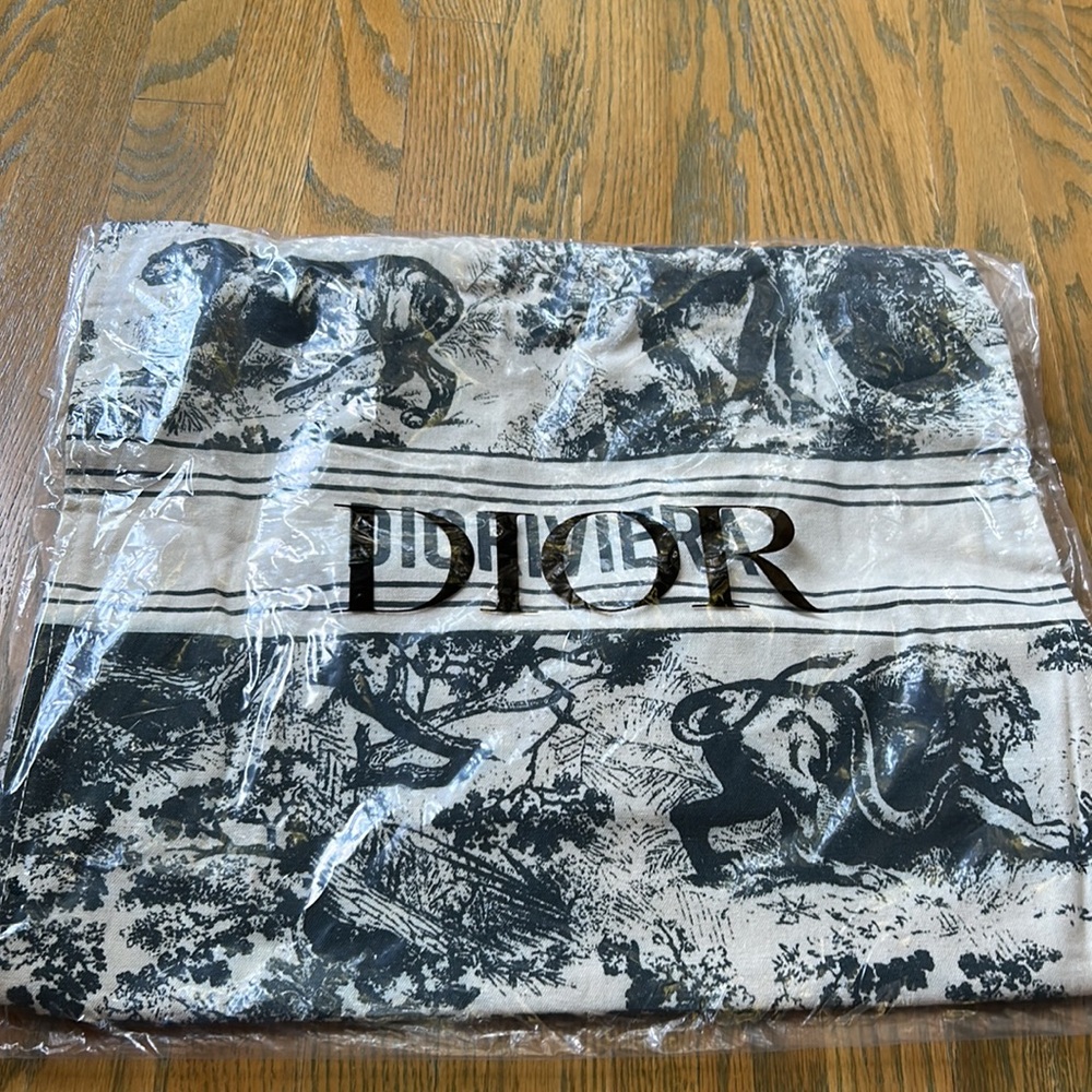 Authentic Christian Dior beauty Tote Bag - Picture 3 of 8